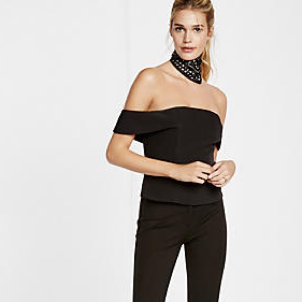 NWT Express Crop Top Black Off Shoulder Size 2